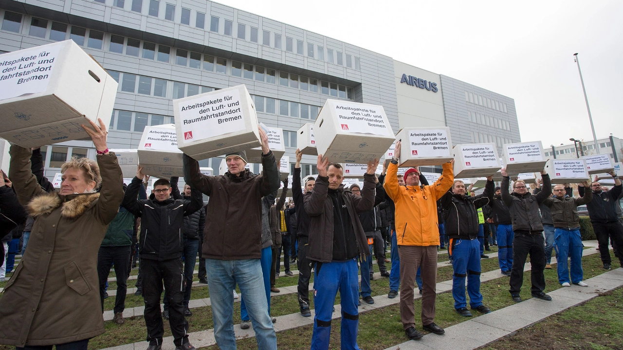 Aktion bei Airbus Bremen für den Erhalt des Standortes