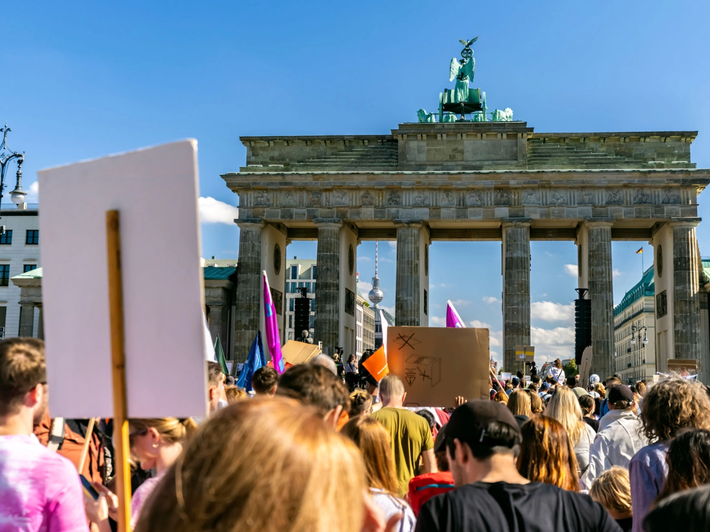 Demonstration vor dem Brandenburger Tor in Berlin