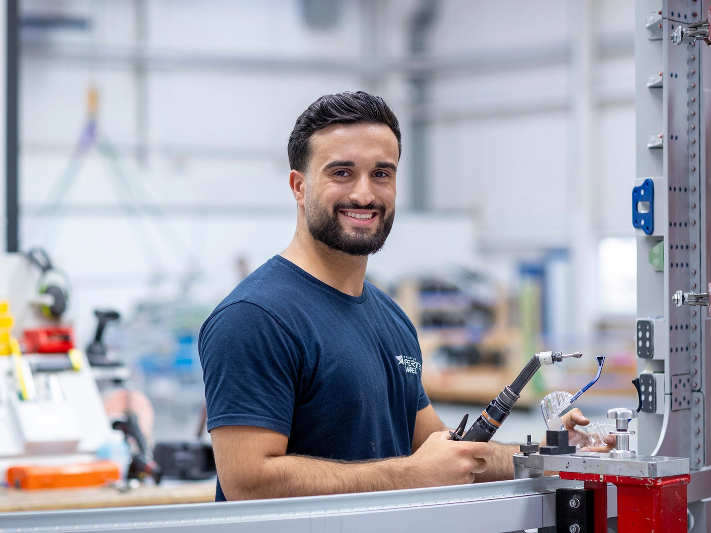 Die IG Metall kämpft jeden Tag für faire Arbeit, mit ihren Tarifverträgen und in den Betrieben. So wie bei Premium Aerotec in Varel. Hier haben IG Metall-Betriebsräte die Übernahmen von über 140 Leihbeschäftigten durchgesetzt.