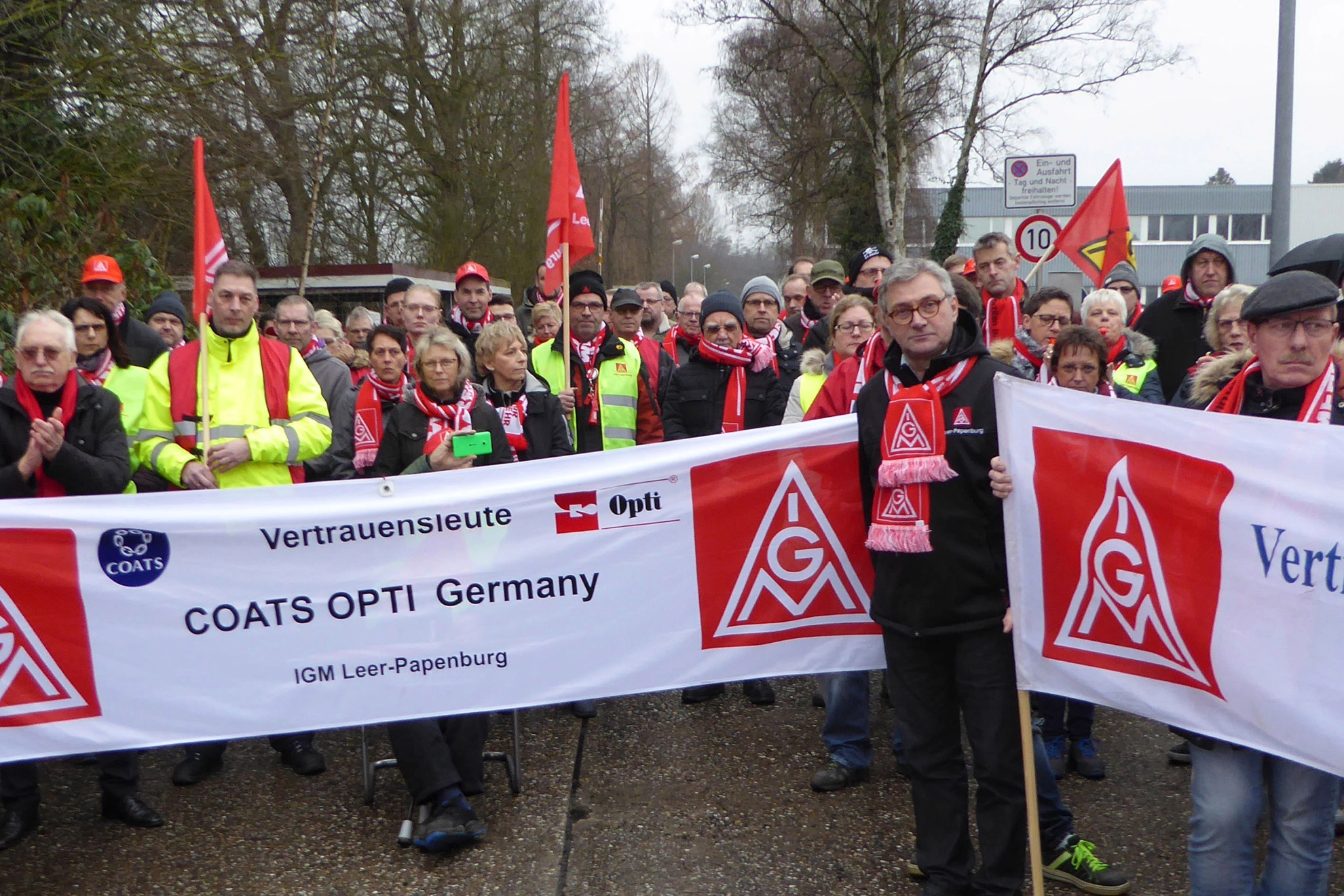 Warnstreik bei Coats Opti in Rhauderfehn im Rahmen der Tarifrunde in der Textilindustrie.
