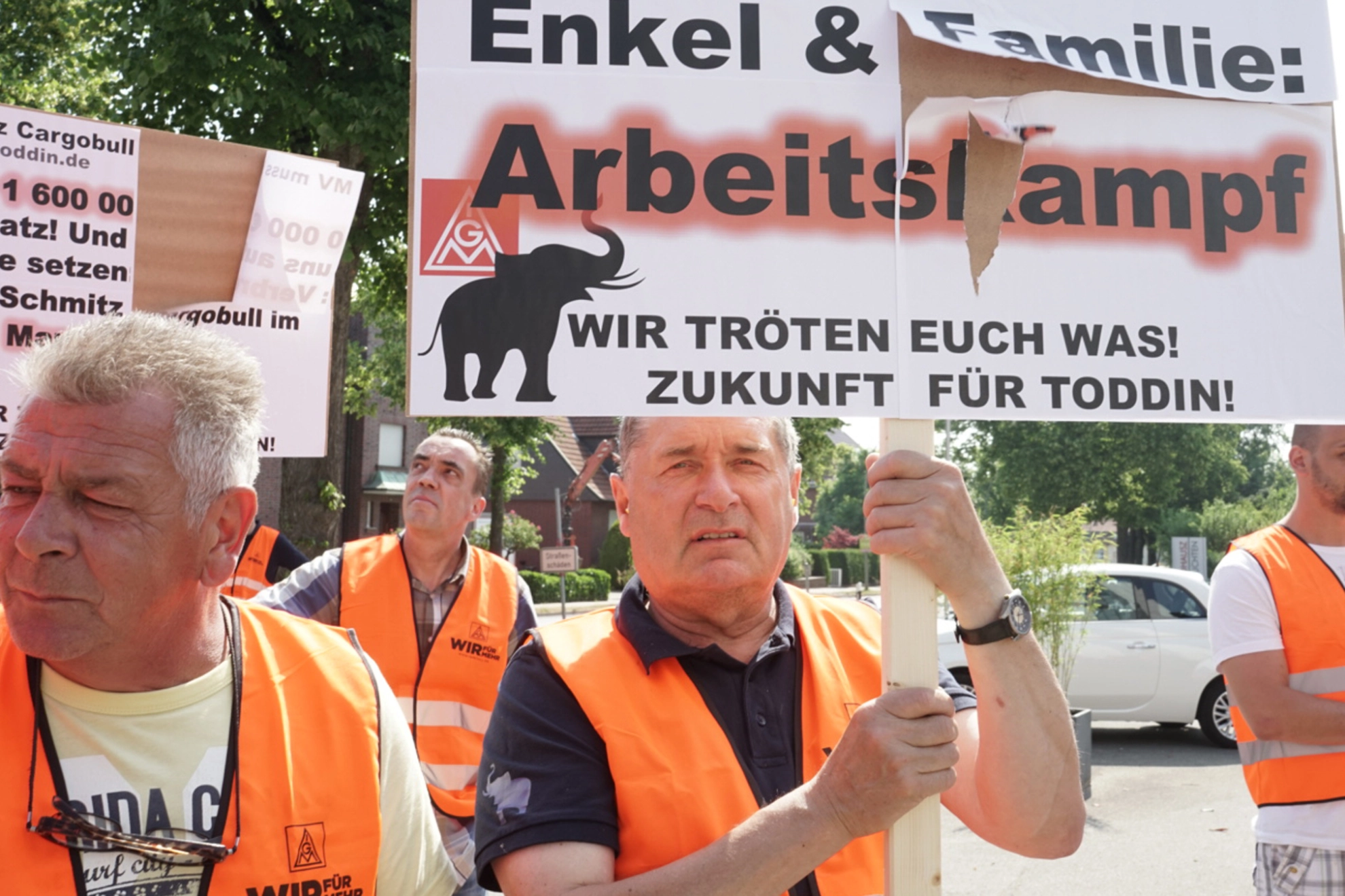 Bei der Aufsichtsratssitzung in Horstmar protestierten die Beschäftigten von Schmitz Cargobull gegen die Schließung des Standortes
