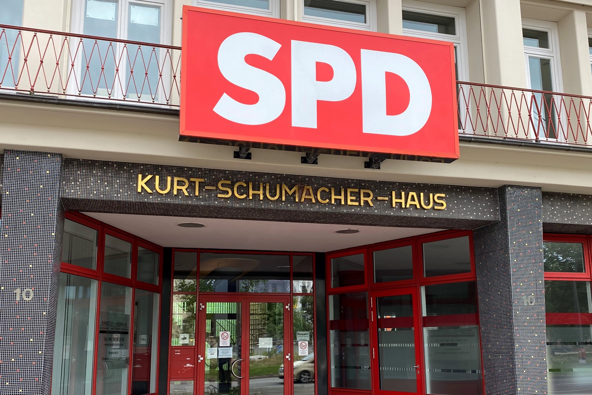 m Kurt-Schuhmacher-Haus in Hamburg sitzt die IG Metall Bezirk Küste und die SPD-Landesorganisation.