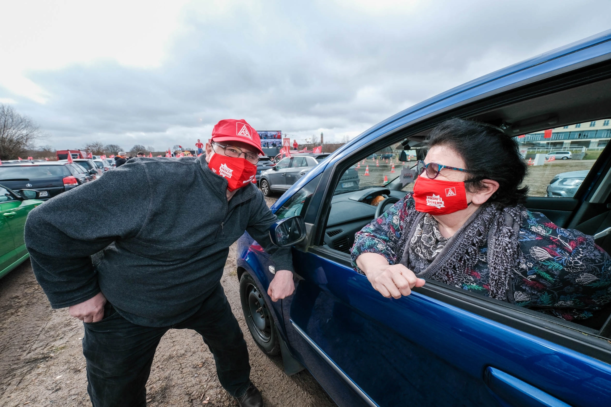 Aktion in Hamburg: Warnstreik als Autokundgebung im Rahmen der Tarifrunde in der Metall- und Elektroindustrie 2021