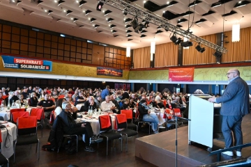 Hohe Erwartungen an die bevorstehende M+E Tarifrunde 2024