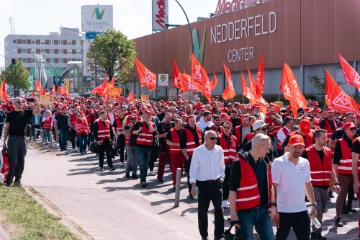 Tarifeinigung in Hamburg und Schleswig-Holstein: insgesamt 5,6 Prozent mehr Geld und flexible Zeit