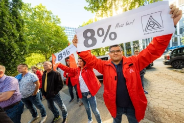 Auftakt Tarifrunde 2022: Hunderte Metallerinnen und Metaller in Bremen erwartet 