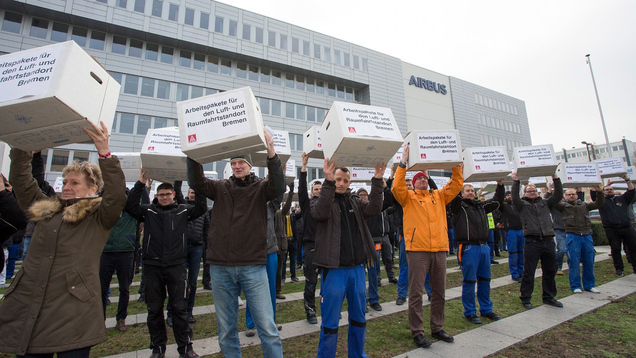 Aktion bei Airbus Bremen für den  Erhalt des Standortes